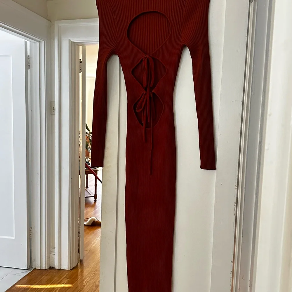 MINKPINK Rust Backless Long Sleeve Dress - Picture 8 of 8